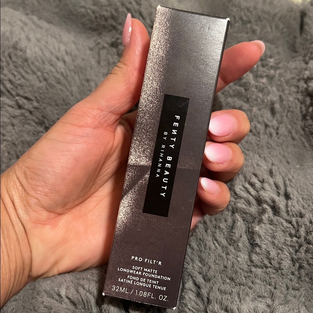 FENTY BEAUTY Pro Filt'r Soft Matte Longwear Liquid Foundation-240 - Picture 4 of 8
